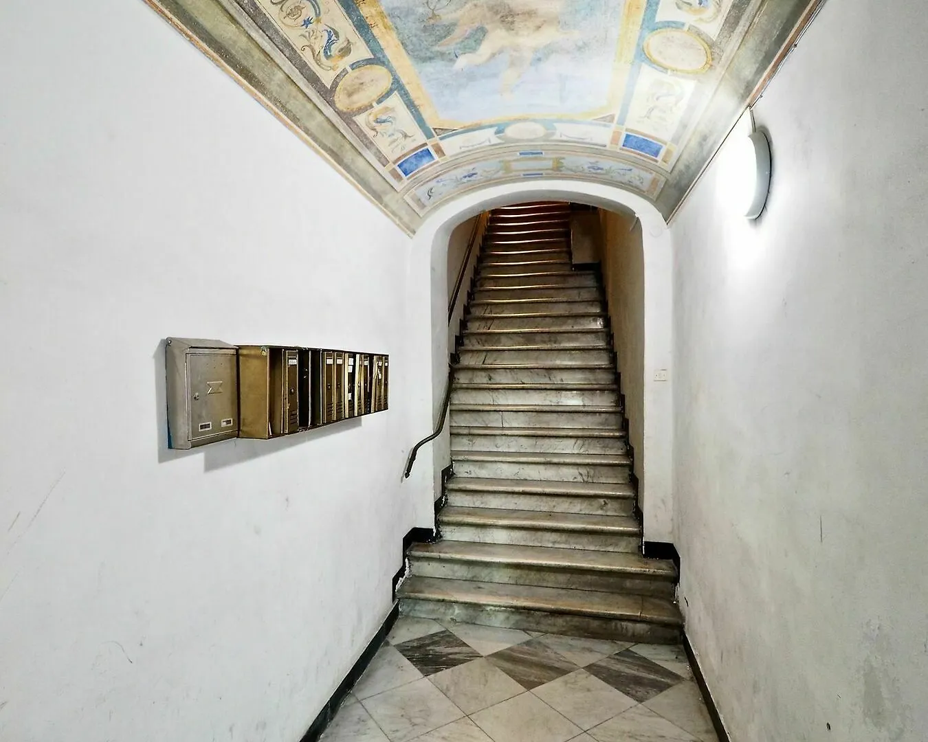 Studio Rosso San Luca Zona Acquario Genoa Apartment